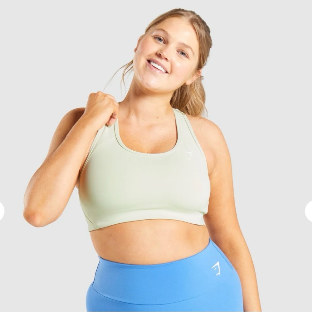 Gymshark racer back bra size small in light green/mint